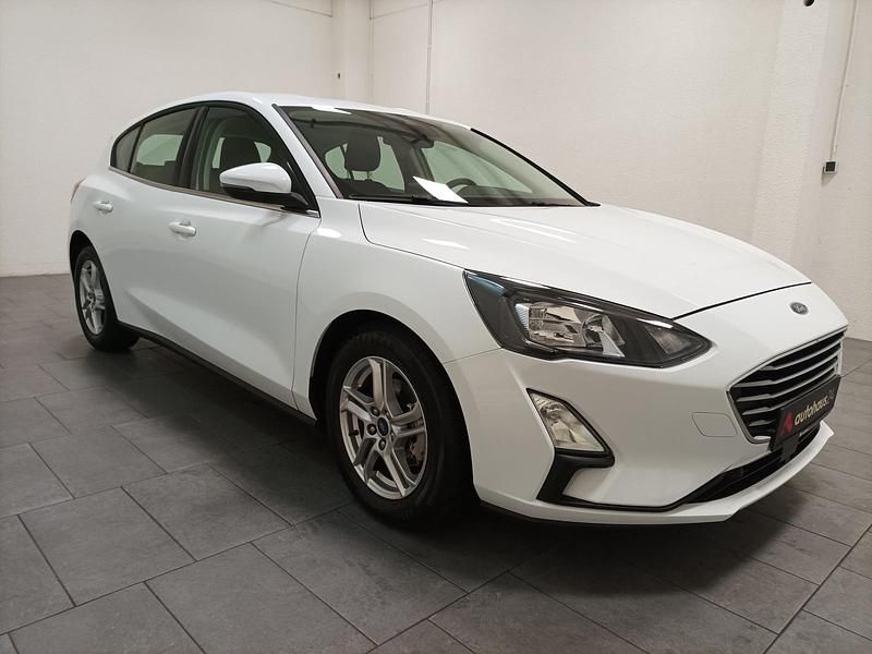 Weiß Gebraucht 2021 Ford Focus Cool & Connect Limousine | 15.970 € (Superpreis) - Bild 1/4
