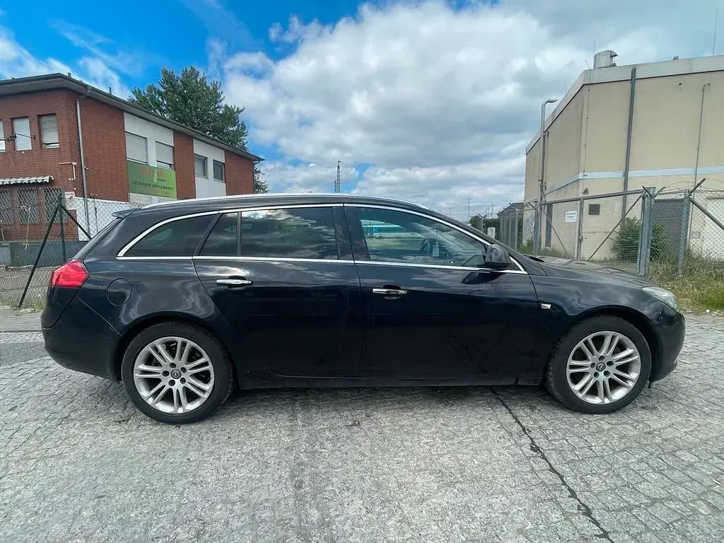 Gebraucht Opel Insignia Innovation 160 PS (117 kW) 2011 Karbonschw graphitschw midnigh Kombi
