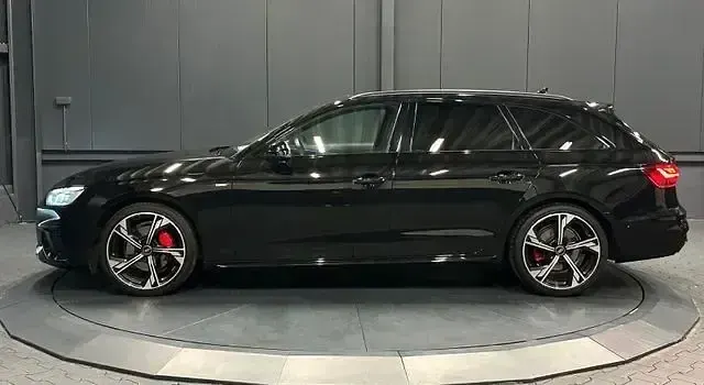 Gebraucht Audi A4 S-Line 204 PS (150 kW) 2023 Schwarz Kombi
