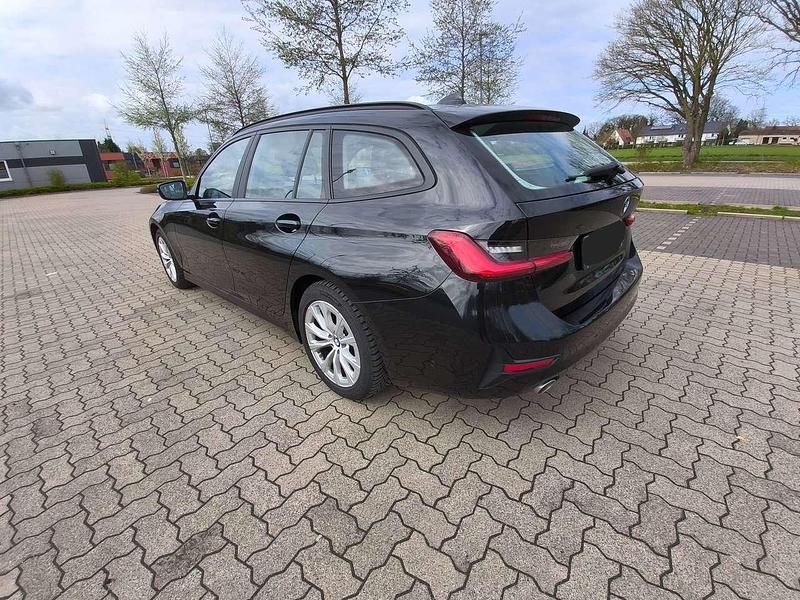 Gebraucht BMW 318 Advantage 150 PS (110 kW) 2022 Schwarz Kombi