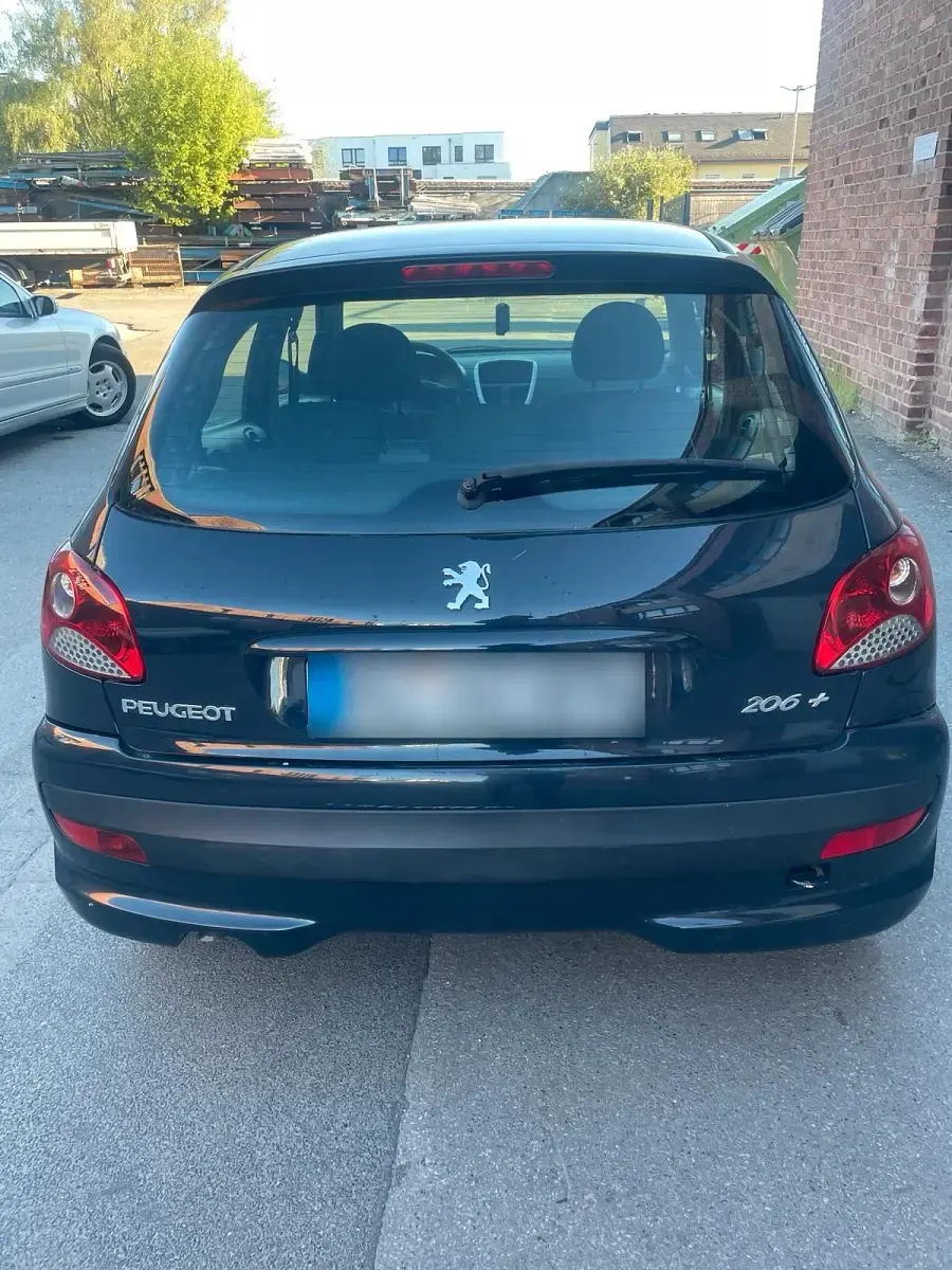 Gebraucht Peugeot 206+ 80 PS (58 kW) 2012 Schwarz Kleinwagen