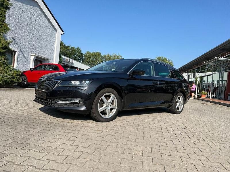 Gebraucht Skoda Superb Style 200 PS (147 kW) 2021 Schwarz magic perleffekt Kombi