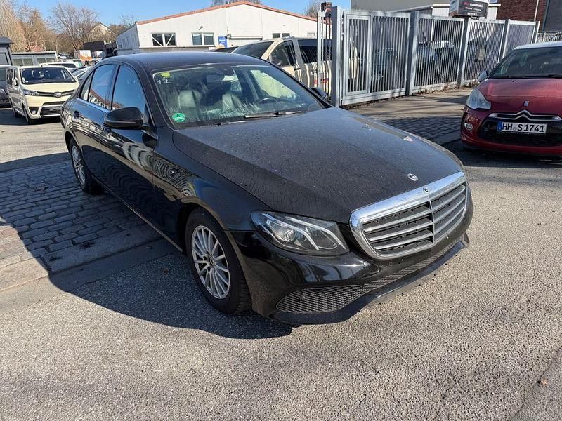 Gebraucht Mercedes E200 160 PS (117 kW) 2020 Schwarz Limousine