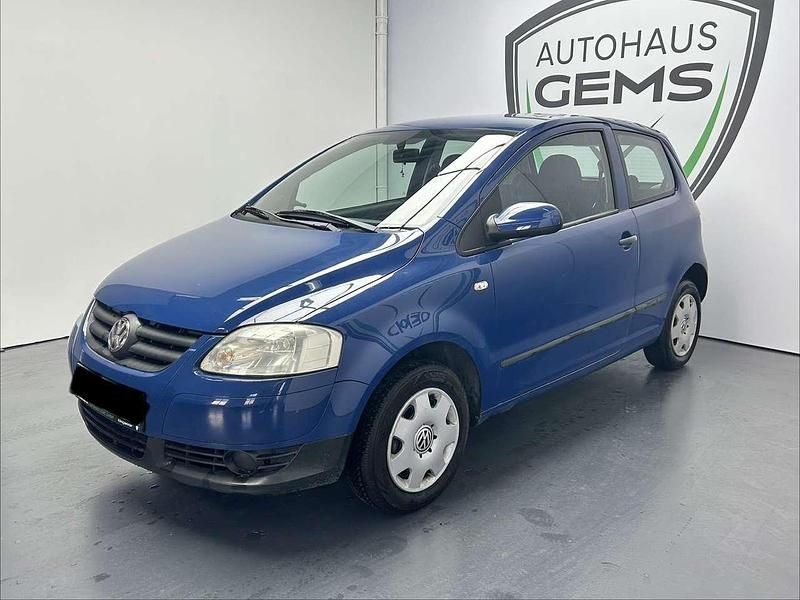 Second-hand VW Fox Basis 54 CP (39 kW) 2005 Albastru Hatchback