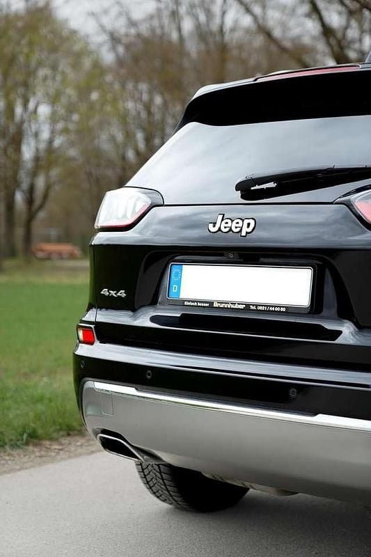 Gebraucht Jeep Cherokee Longitude 194 PS (142 kW) 2019 Schwarz SUV