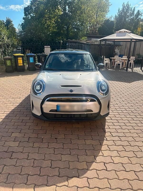 Silber Gebraucht 2021 Mini Cooper SE Kleinwagen | 16.990 € (Fairer Preis) - Bild 1/4