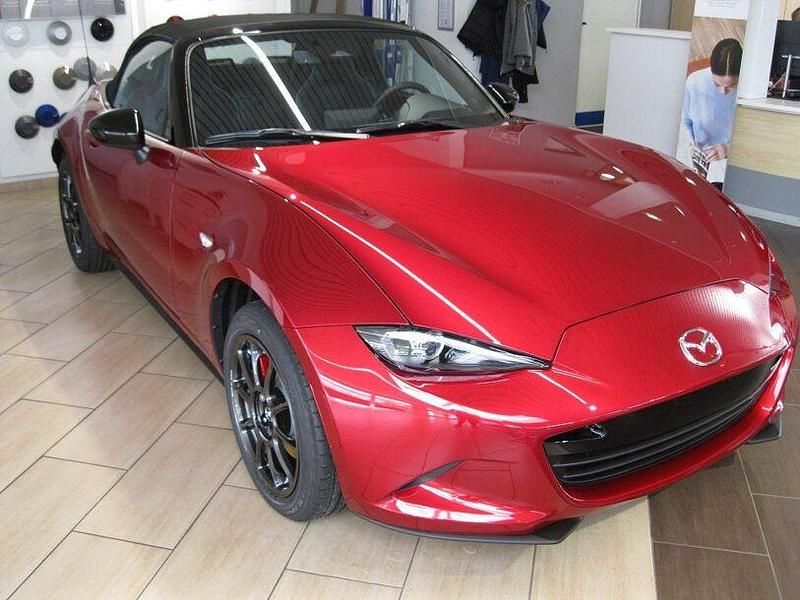 Neu Mazda MX5 Homura-Line 132 PS (97 kW) 2025 Soul red crystal m Cabrio