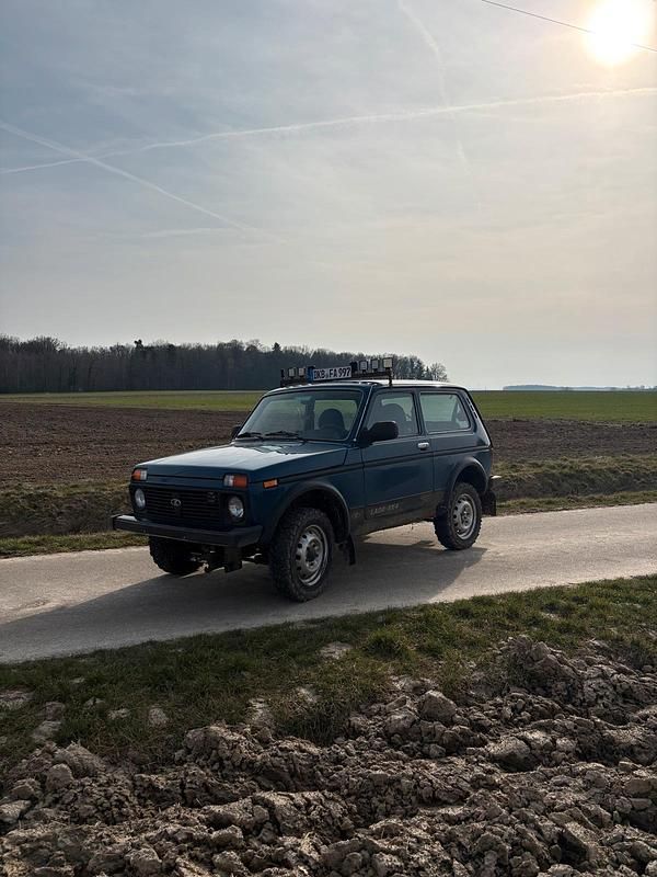 Gebraucht Lada niva 82 PS (60 kW) 2013 Grün SUV