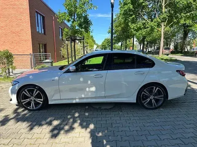Gebraucht BMW 320 M Sport 184 PS (135 kW) 2024 Alpinweiss iii Limousine