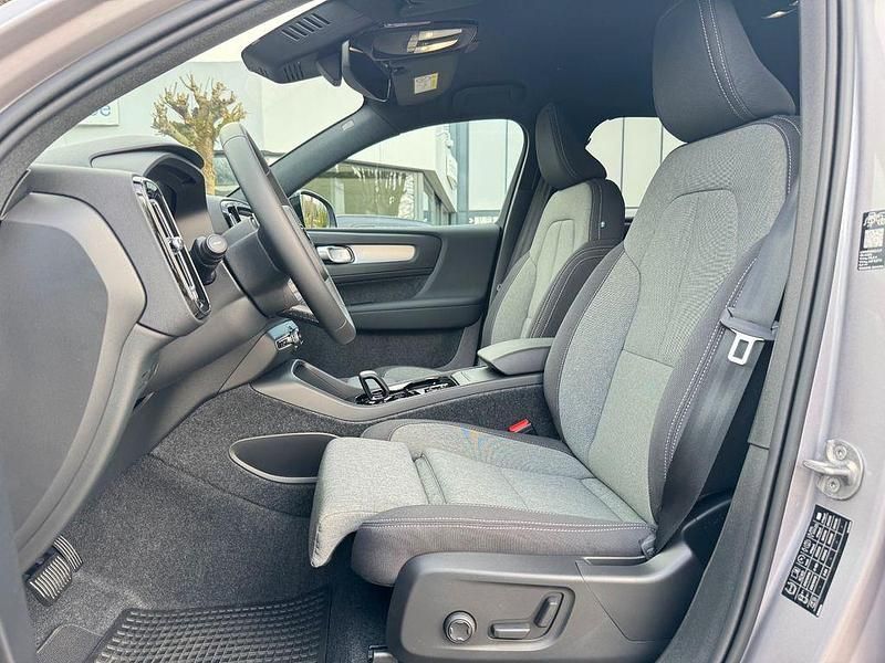Gebraucht Volvo XC40 Plus 163 PS (119 kW) 2025 Silber SUV
