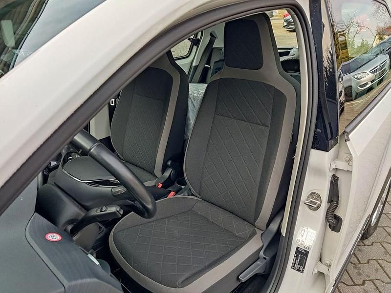 Gebraucht VW cross up! 75 PS (55 kW) 2019 Weiß Kleinwagen