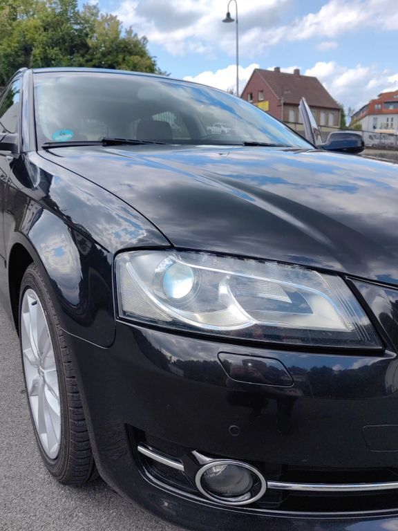 Schwarz Gebraucht 2011 Audi A3 Sportback Ambition Limousine | 5.450 € (Fairer Preis) - Bild 1/4