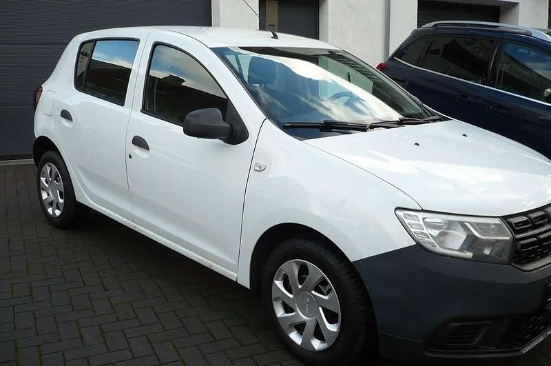 Gebraucht Dacia Sandero 73 PS (53 kW) 2017 Weiß Limousine