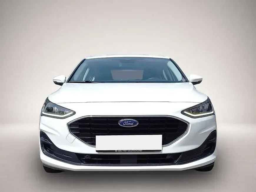 Gebraucht Ford Focus Cool & Connect 125 PS (91 kW) 2022 Weiß Limousine