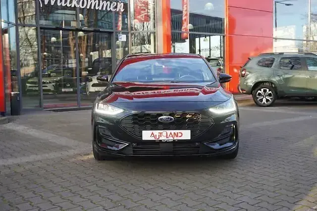 Używany Ford Focus ST-Line 125 KM (91 kW) 2022 Czarny Hatchback