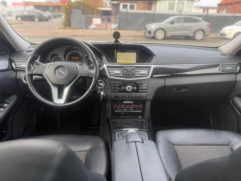 Gebraucht Mercedes 220 170 PS (125 kW) 2012 Weiß Limousine