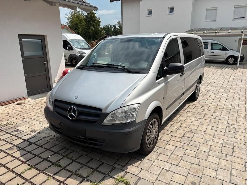 Silber Gebraucht 2013 Mercedes Vito Van / Kleinbus | 9.200 € (Etwas zu teuer) - Bild 1/4