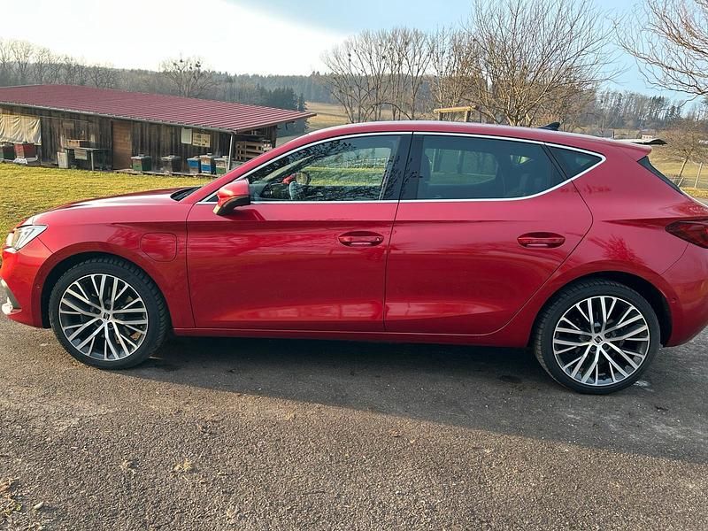 Gebraucht Seat Leon XCELLENCE 204 PS (150 kW) 2021 Rot Limousine