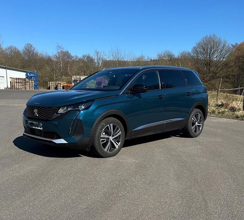 Andere farben Gebraucht 2024 Peugeot 5008 SUV | 25.999 € (Superpreis) - Bild 1/4