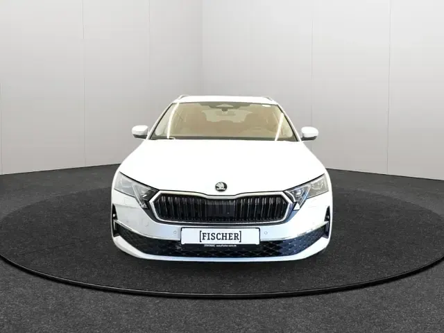 Gebraucht Skoda Octavia 150 PS (110 kW) 2026 Weiss Kombi