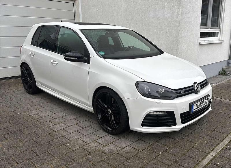 Weiß Gebraucht 2011 VW Golf VI R Limousine | 19.599 € - Bild 1/4