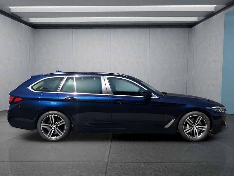 Gebraucht BMW 530 286 PS (210 kW) 2022 Blau Kombi
