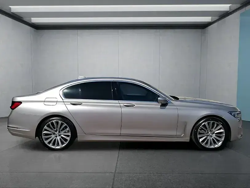 Gebraucht BMW 740 320 PS (235 kW) 2020 Silber Limousine