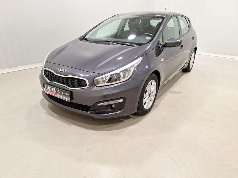 Gebraucht Kia Ceed Edition 7 99 PS (72 kW) 2016 Winchestergrau met. Kleinwagen