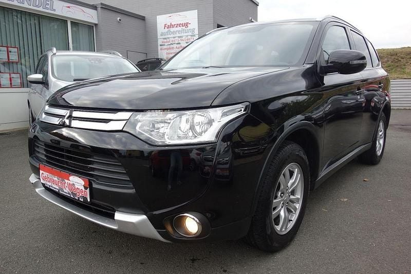 Schwarz Gebraucht 2014 Mitsubishi Outlander Invite SUV | 8.980 € (Guter Preis) - Bild 1/4
