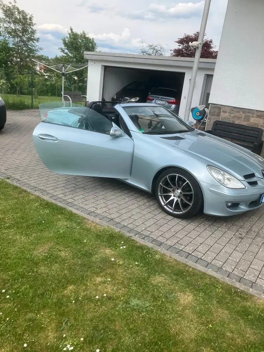 Second-hand Mercedes SLK200 163 CP (119 kW) 2005 Argintiu Cabrio
