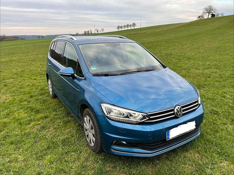 Gebraucht VW Touran Highline 150 PS (110 kW) 2019 Blau Van / Kleinbus