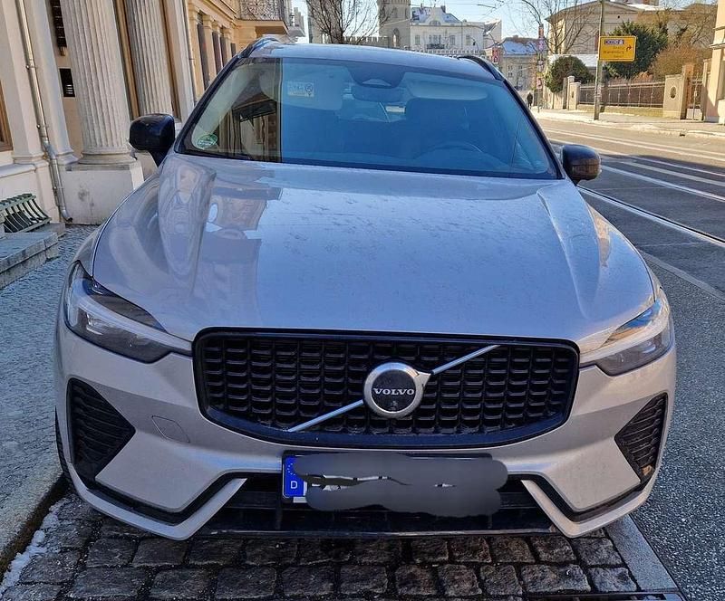 Gebraucht Volvo XC60 Core 197 PS (144 kW) 2023 SUV