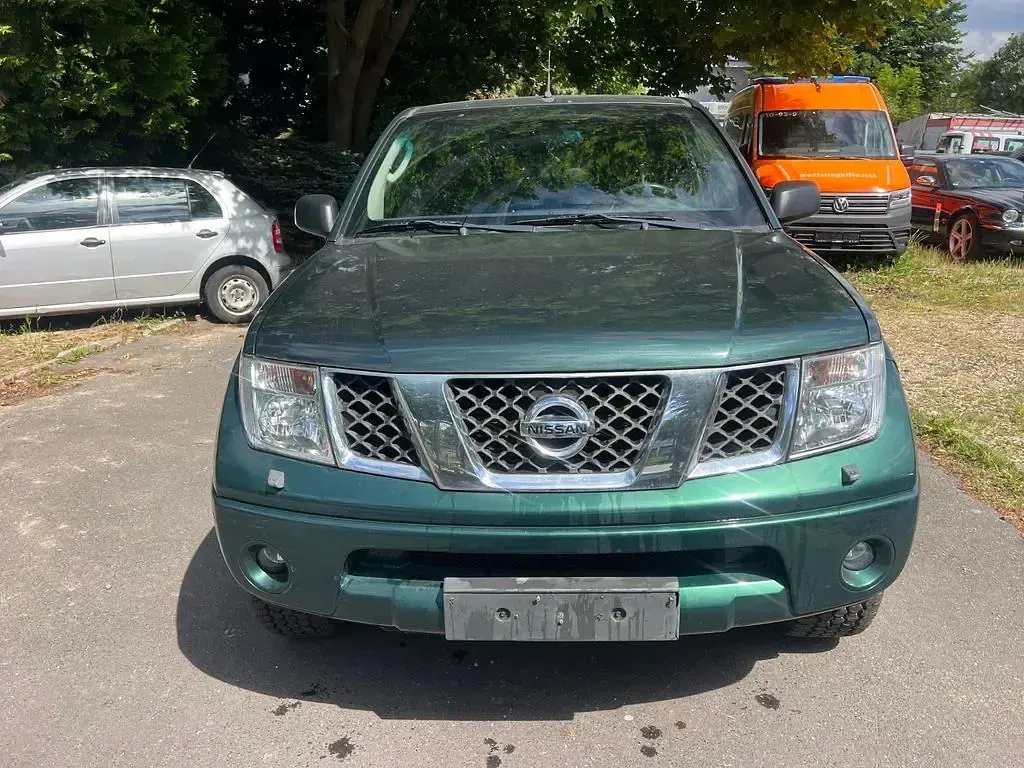 Gebraucht Nissan Navara Premium Edition 174 PS (127 kW) 2006 Grün Pickup