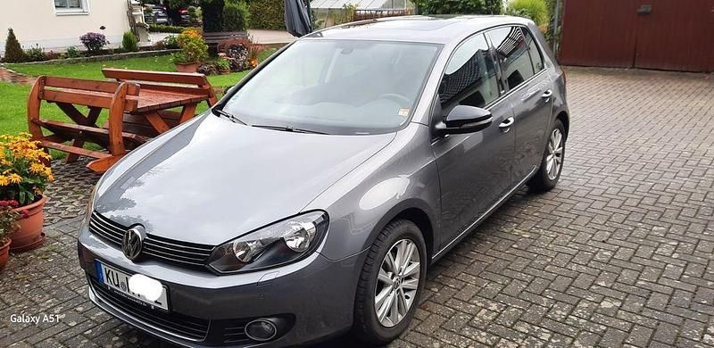 Grau Gebraucht 2011 VW Golf VI Style Limousine | 4.950 € (Guter Preis) - Bild 1/4