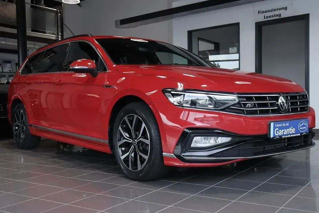 Gebraucht VW Passat Business 150 PS (110 kW) 2023 Tornadorot Kombi