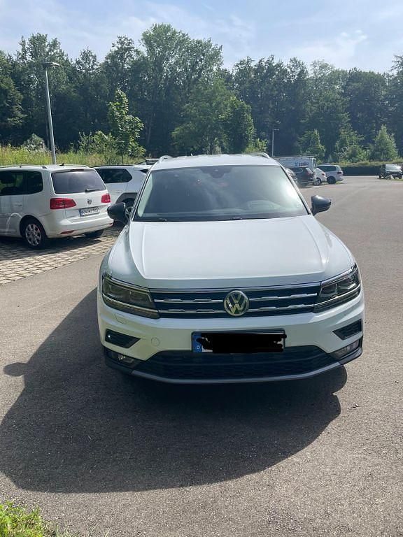 Weiß Gebraucht 2019 VW Tiguan Allspace IQ Drive SUV | 21.999 € (Guter Preis) - Bild 1/4