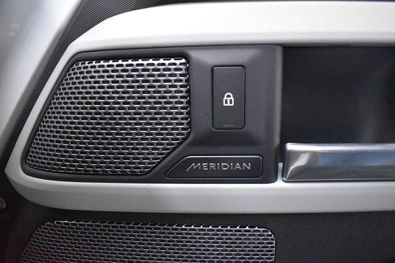 Gebraucht Land Rover Defender SE 241 PS (177 kW) 2021 Weiß SUV