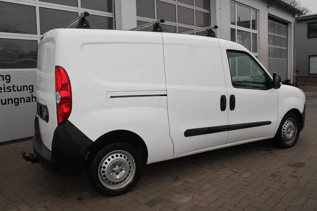 Gebraucht Opel Combo 95 PS (69 kW) 2017 Weiß Van / Kleinbus
