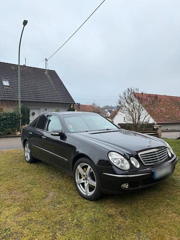 Gebraucht Mercedes E240 177 PS (130 kW) 2003 Schwarz Limousine