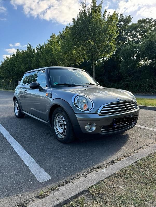 Grau Gebraucht 2010 Mini Cooper Kleinwagen | 8.850 € (Guter Preis) - Bild 1/4