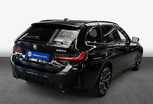 Neu BMW 330e 292 PS (214 kW) 2025 Schwarz Kombi