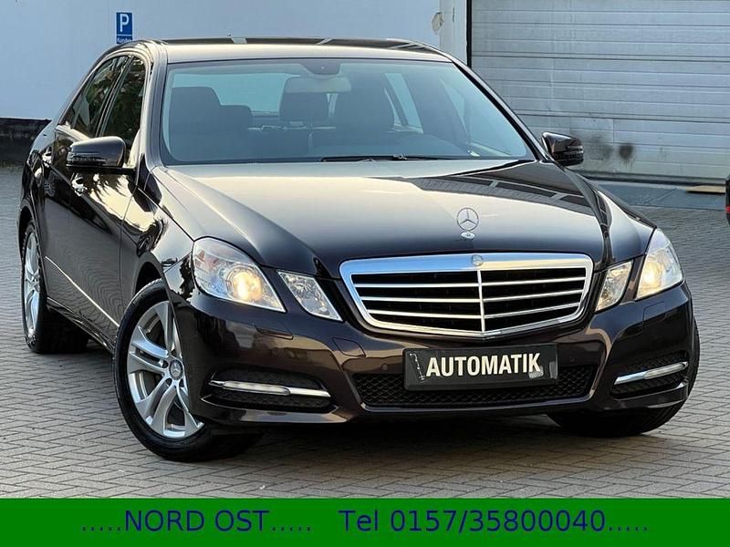 Braun Gebraucht 2012 Mercedes E250 Limousine | 12.500 € (Fairer Preis) - Bild 1/4