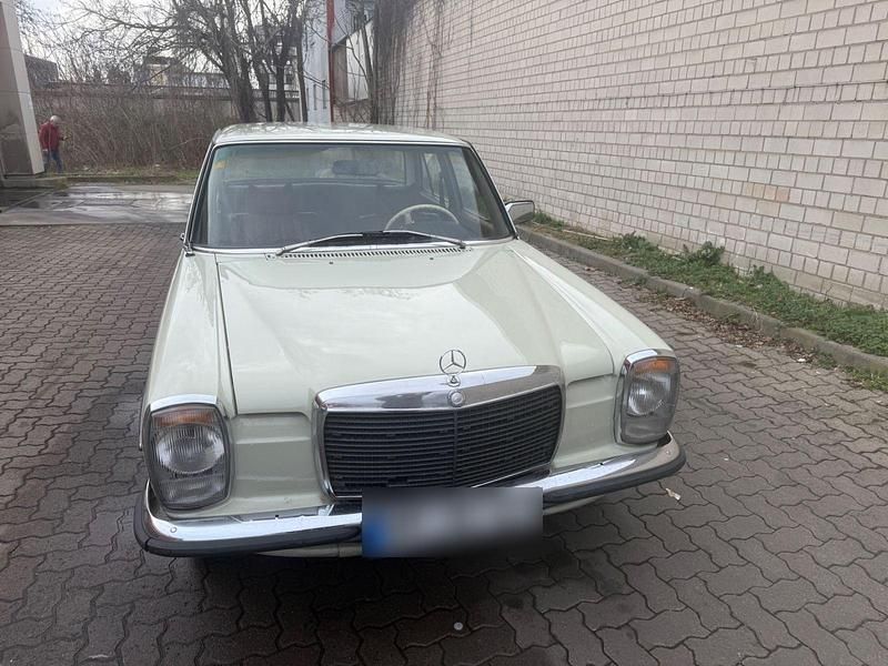 Gebraucht Mercedes E230 120 PS (88 kW) 1974 Weiß Limousine