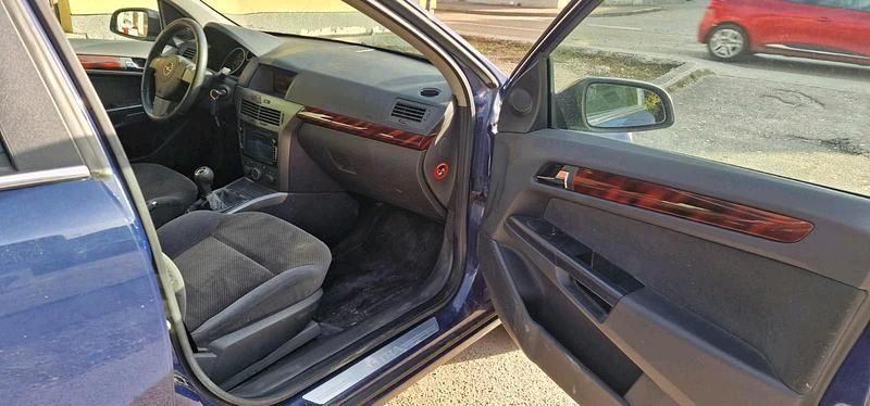 Gebraucht Opel Astra 163 PS (119 kW) 2005 Blau Limousine