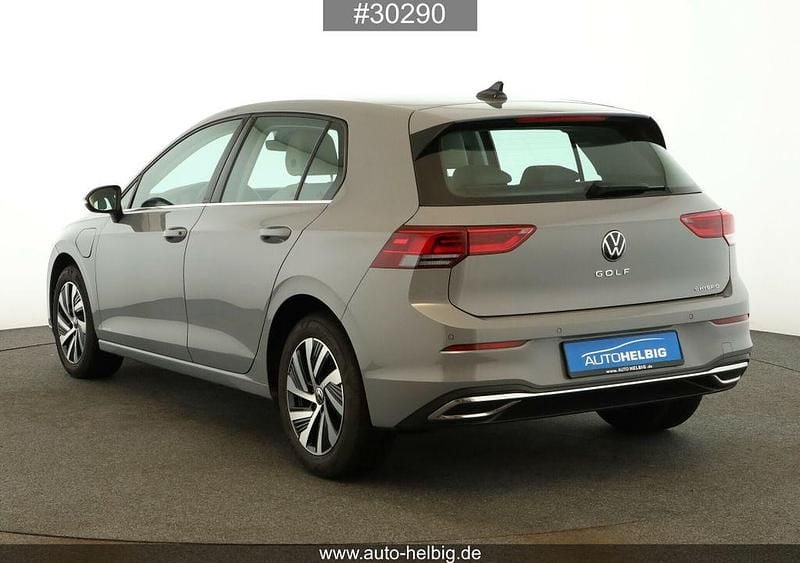 Gebraucht VW Golf VIII Style 204 PS (150 kW) 2022 Grau Limousine