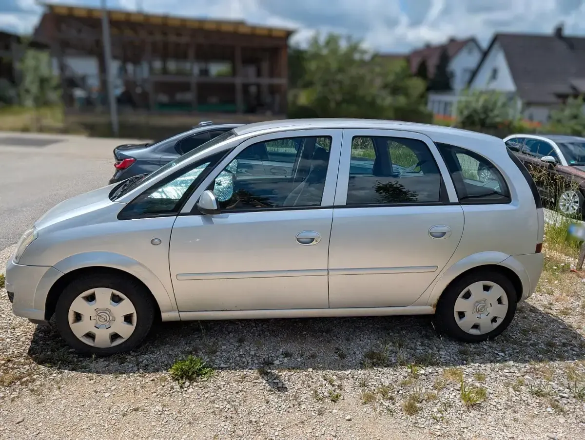 Gebraucht Opel Meriva 105 PS (77 kW) 2007 Silber Van / Kleinbus