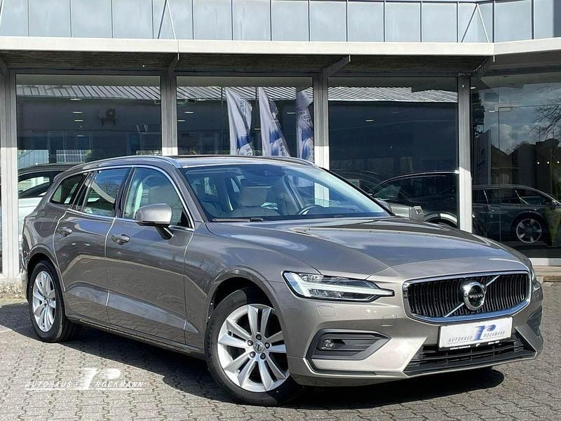 Gebraucht Volvo V60 197 PS (144 kW) 2020 Pebble grey Kombi