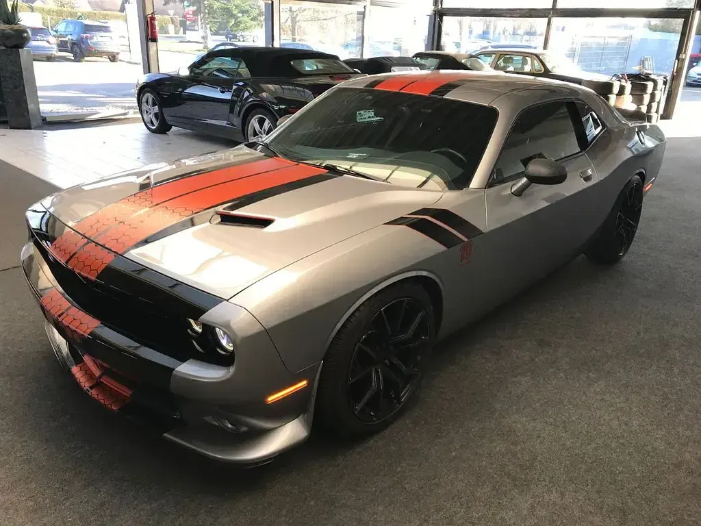Second-hand Dodge Challenger 309 CP (227 kW) 2016 Argintiu Coupe