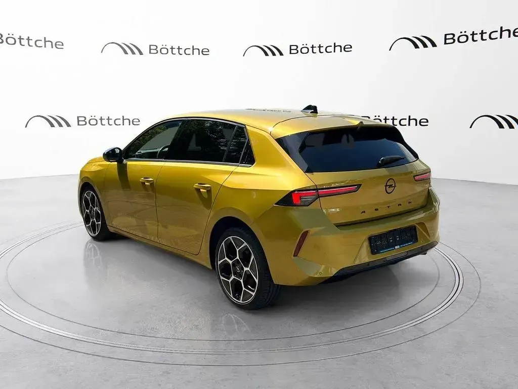 Gebraucht Opel Astra GS Line 131 PS (96 kW) 2023 Gelb Kleinwagen
