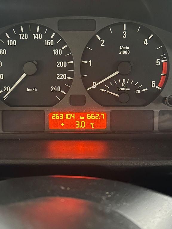 Gebraucht BMW 320 Exclusive 150 PS (110 kW) 2005 Schwarz Kombi